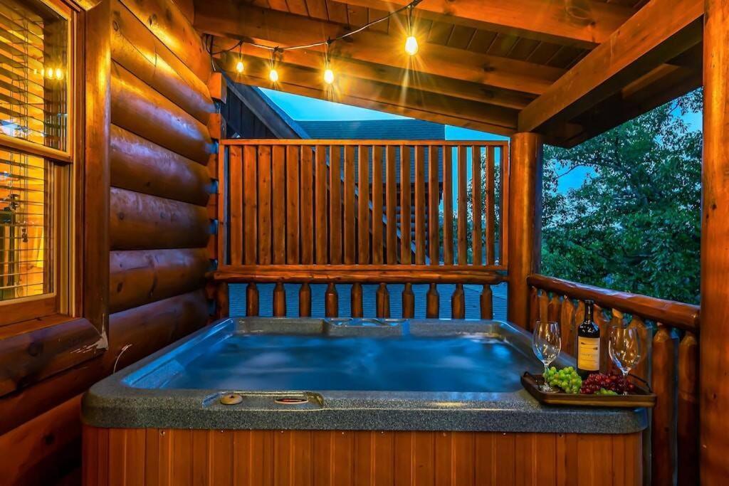 Cabin-N-Smokys! Indoor Resort Pool Views Hot Tub Game Room Sevierville Exterior foto