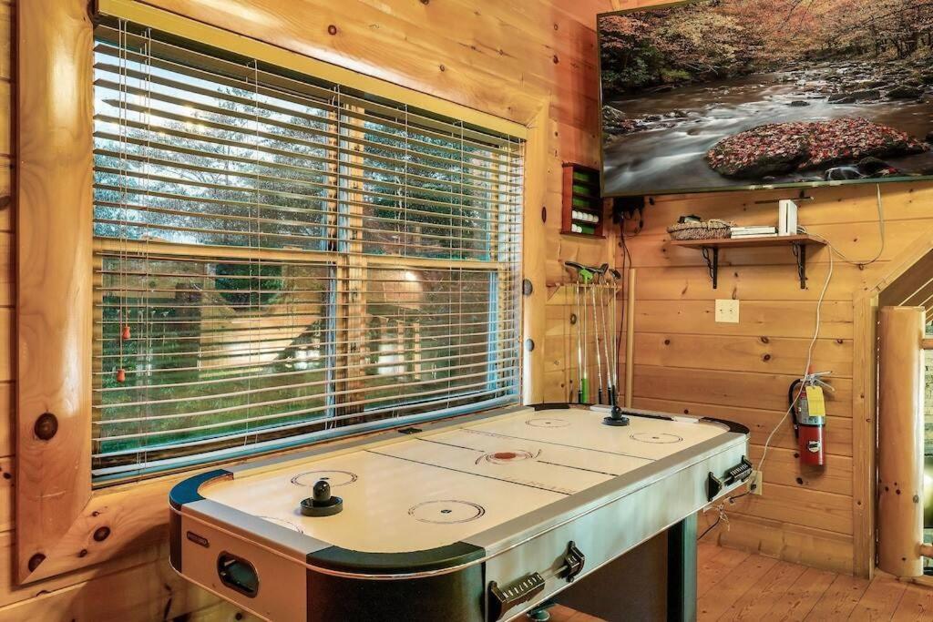 Cabin-N-Smokys! Indoor Resort Pool Views Hot Tub Game Room Sevierville Exterior foto
